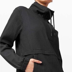 Lululemon pack light pullover size 6